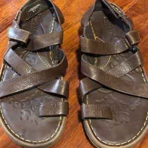 Born sandals